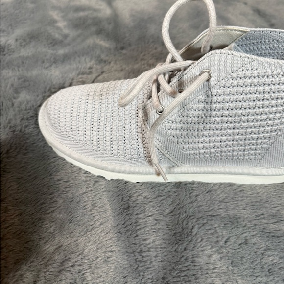 UGG Women Light Gray Knit Boots - Picture 3 of 8